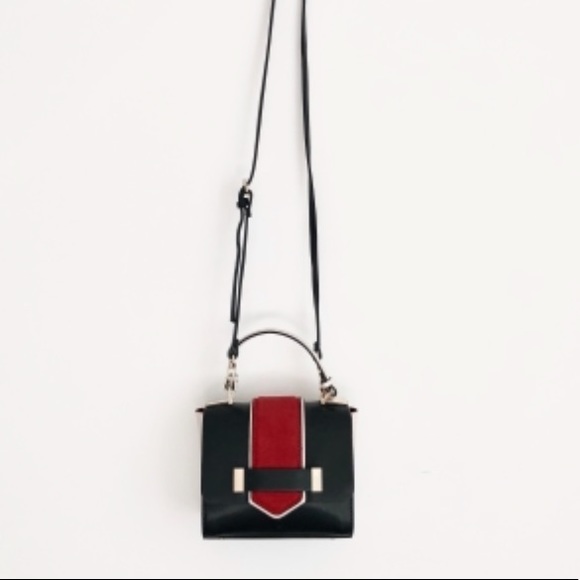 Black White Red Cross Body Bag - Picture 3 of 3